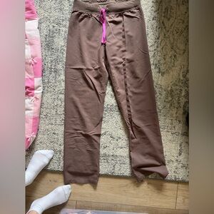 Figs Livingston women’s scrub pants small tall taupe